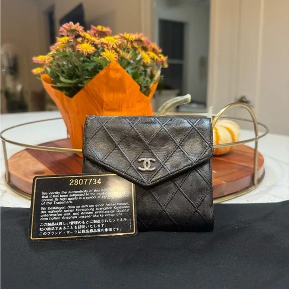 Authentic Vintage Chanel Black Quilted Lambskin Wallet - Picture 1 of 11